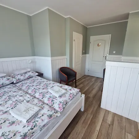Agis Goscinne Bed & Breakfast 2*