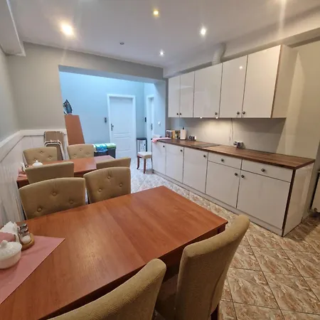 Alojamento de Acomodação e Pequeno-almoço Agis Goscinne 3*