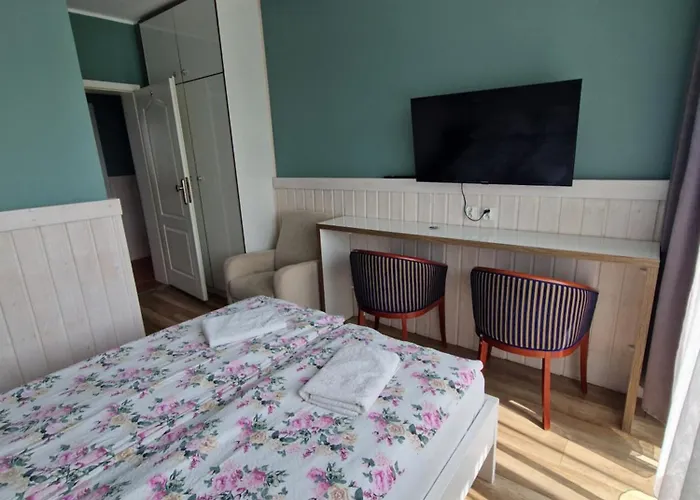 فندق مبيت وإفطار Agis Goscinne 3*